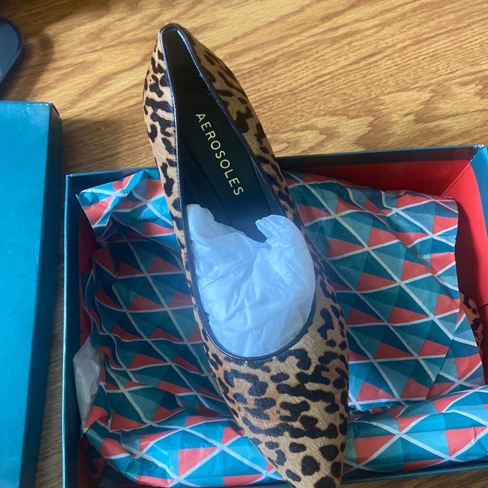 Brand new Aerosoles leopard print heel